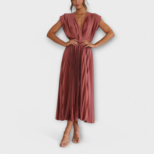 María – Vestido Plisado con Estilo